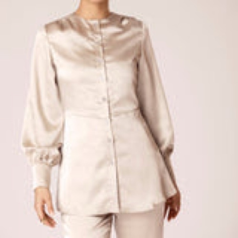NWT Veiled Collection Satin Long Sleeve Blouse